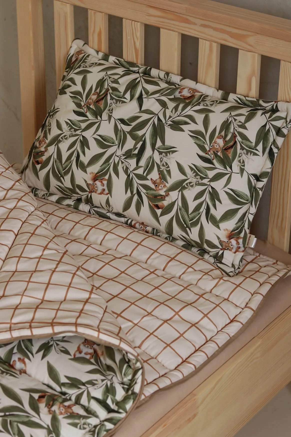 SLEEPING BAG WITH PILLOW WOODLAND