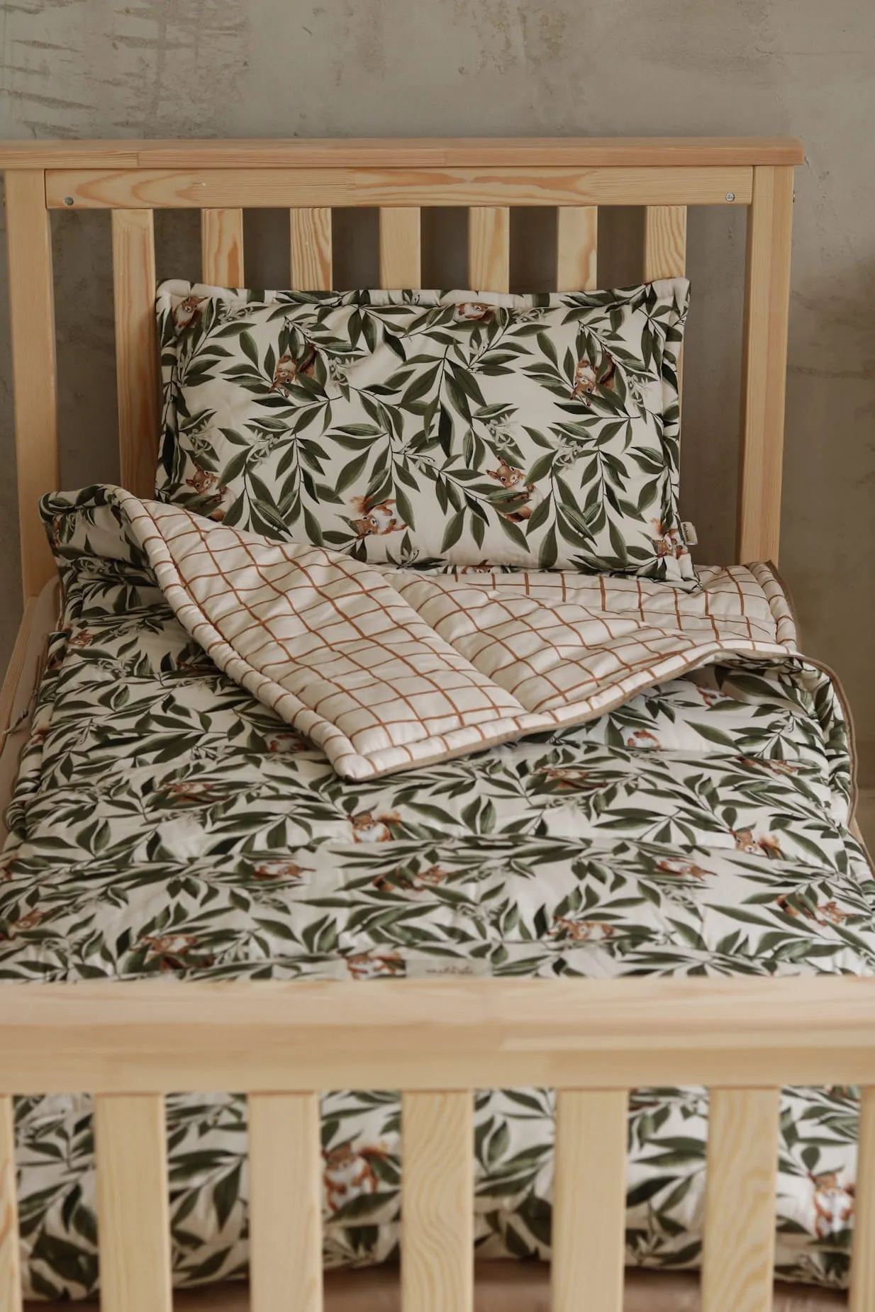 SLEEPING BAG WITH PILLOW WOODLAND