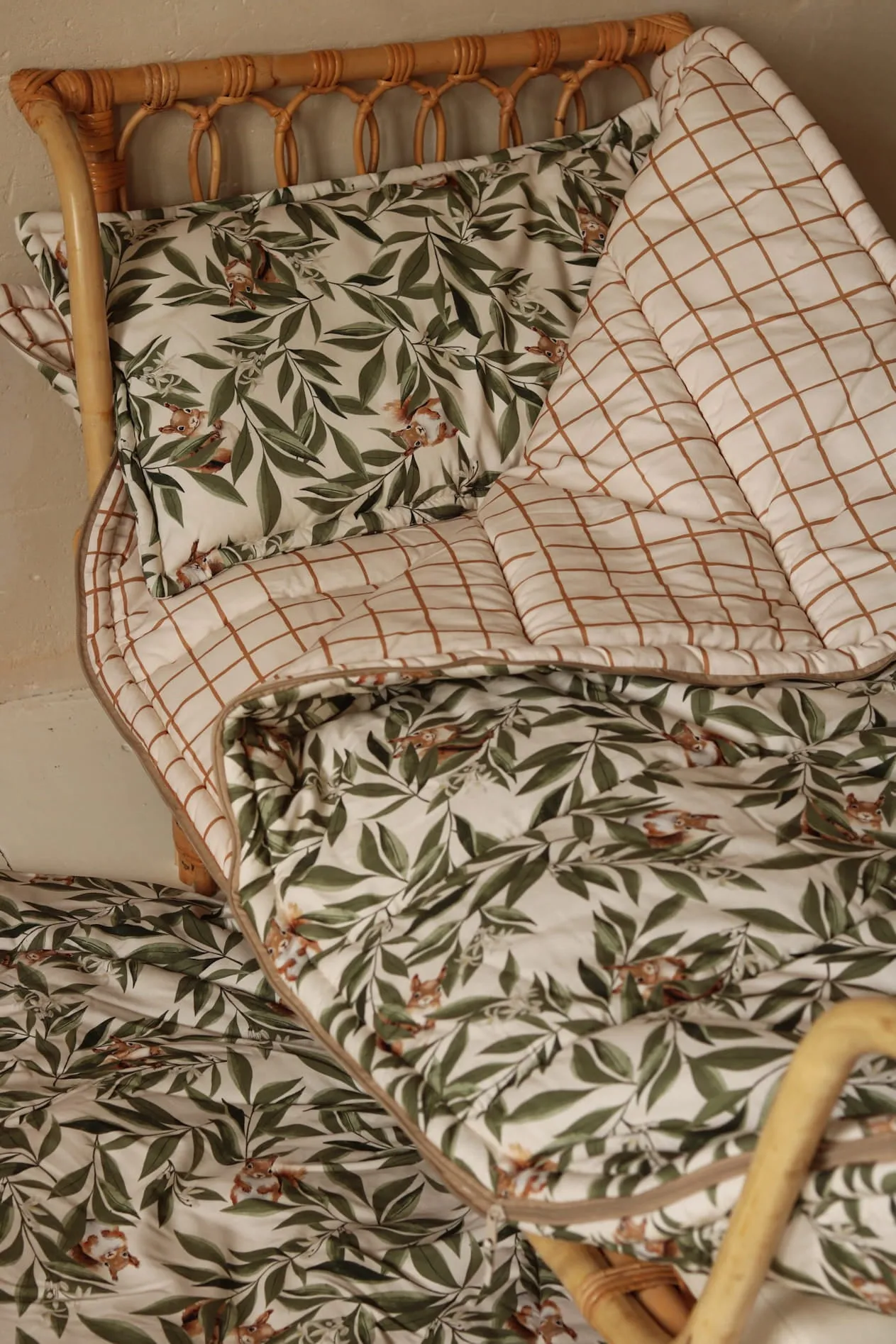 SLEEPING BAG WITH PILLOW WOODLAND