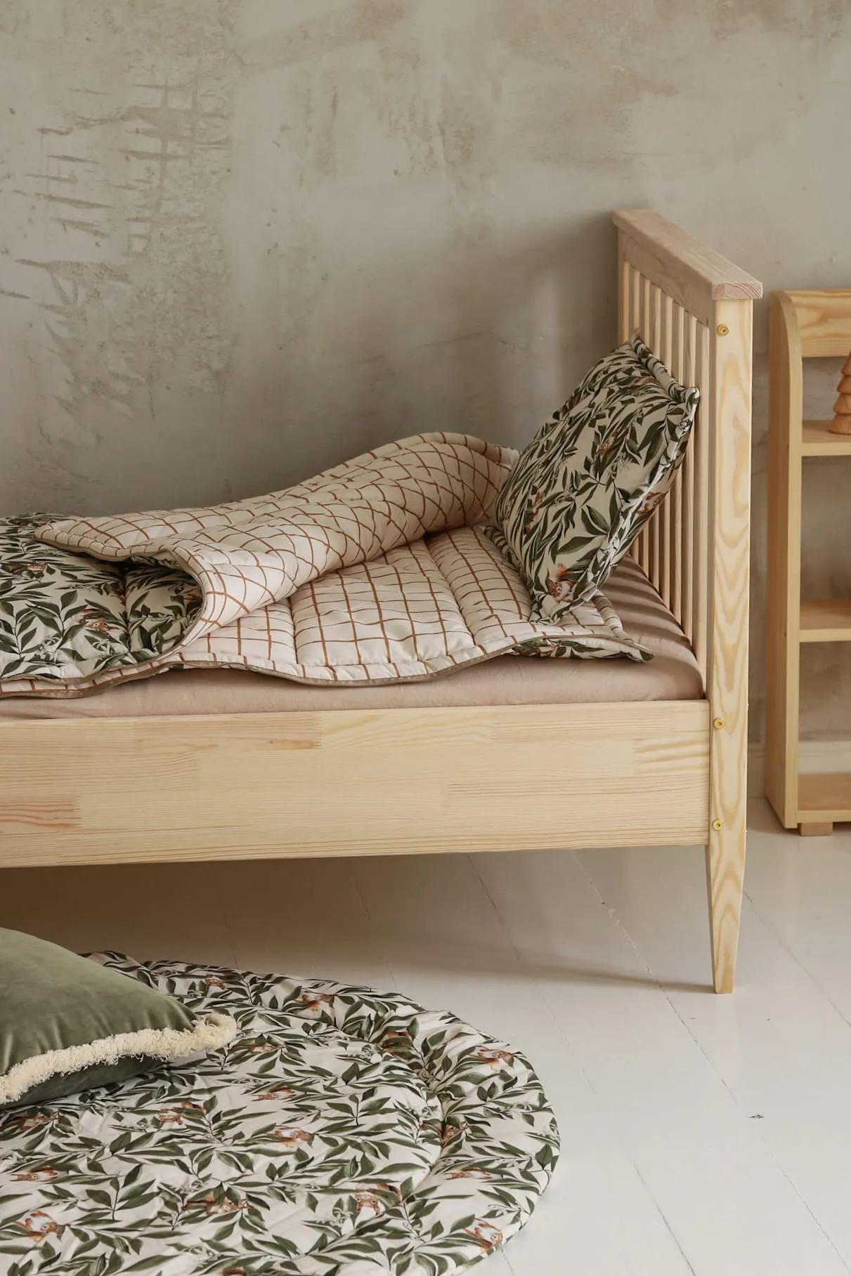 SLEEPING BAG WITH PILLOW WOODLAND